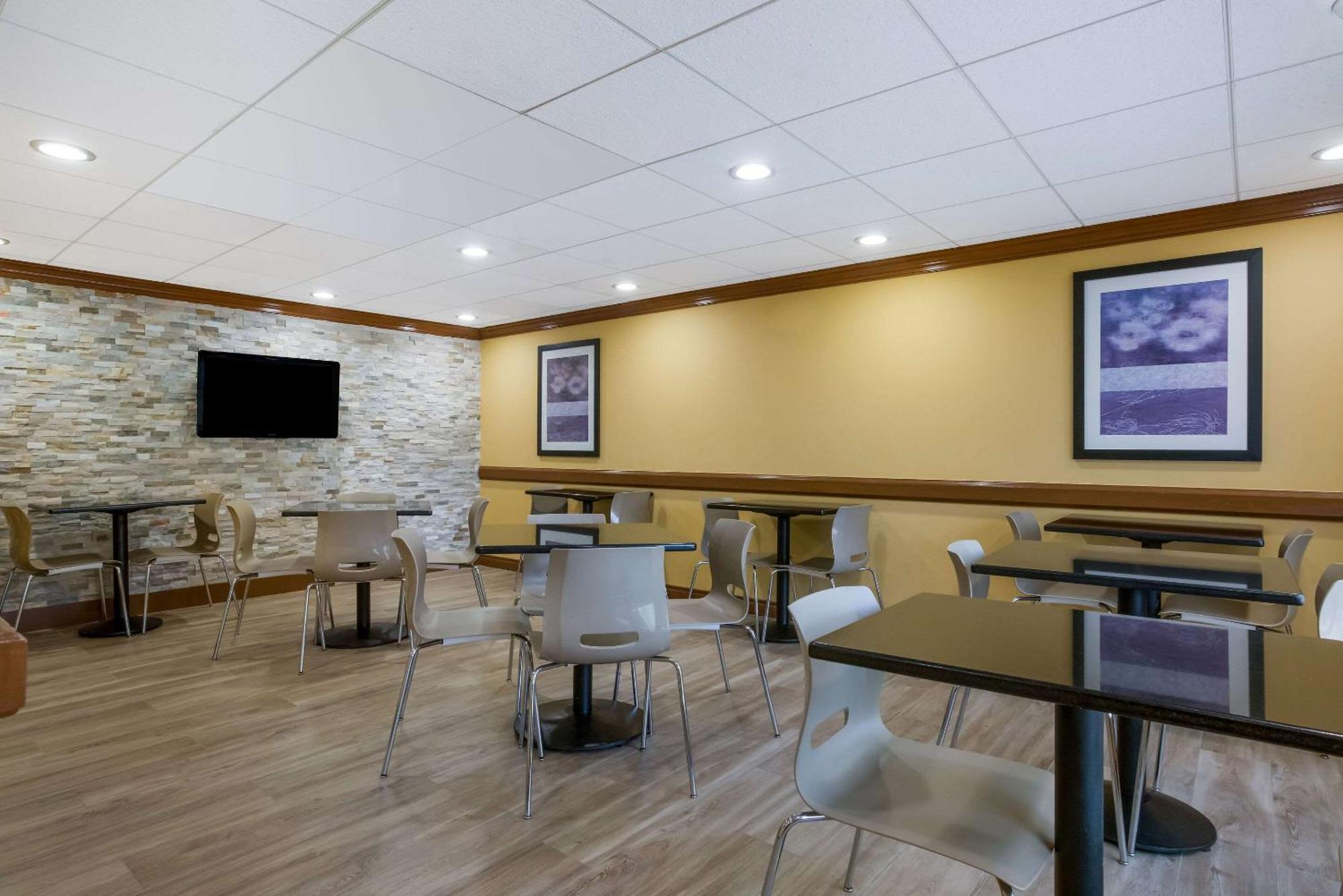 Quality Inn Near Princeton Lawrence Buitenkant foto