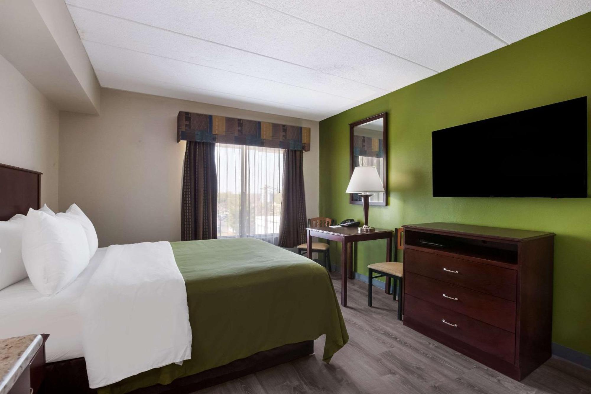 Quality Inn Near Princeton Lawrence Buitenkant foto