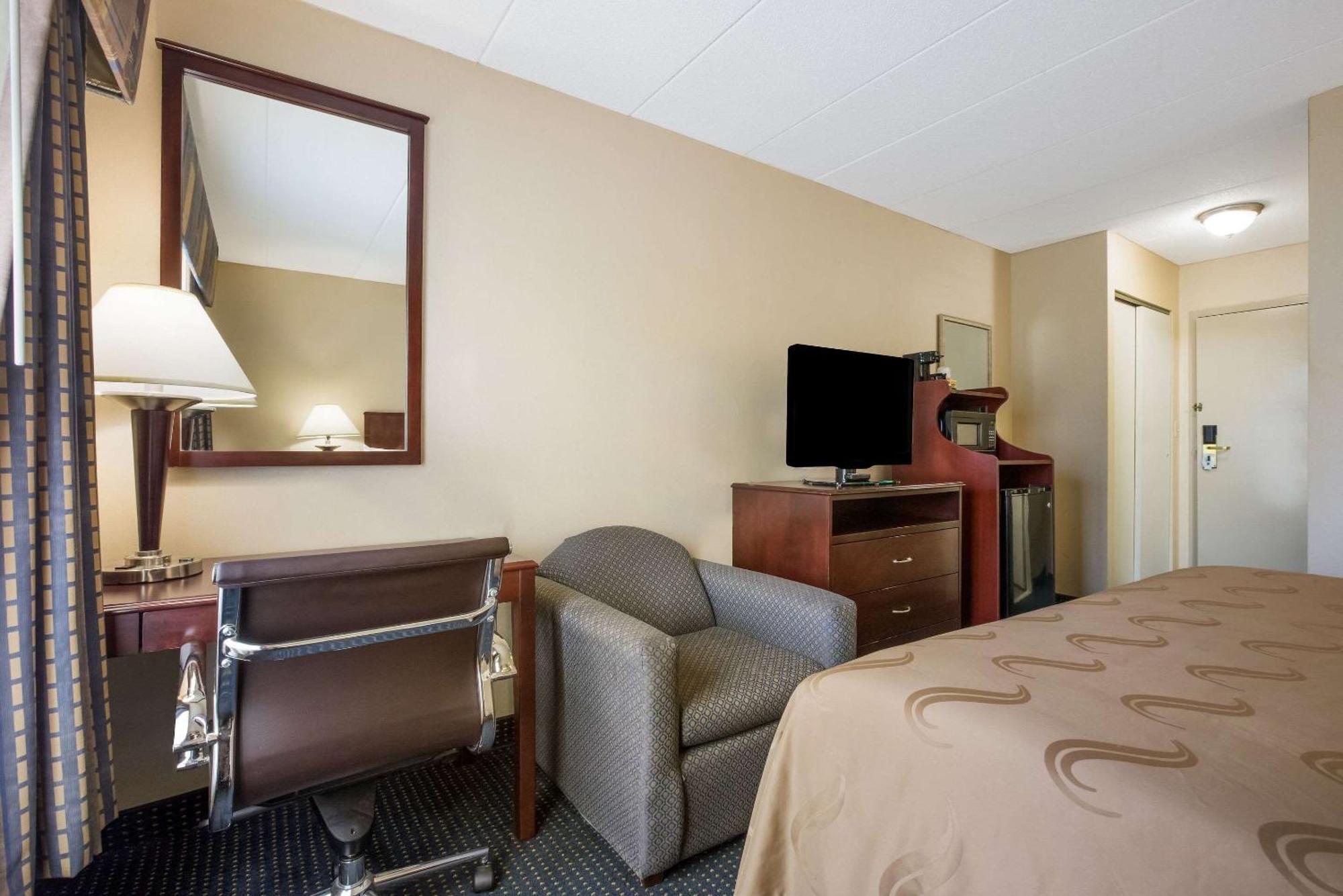 Quality Inn Near Princeton Lawrence Buitenkant foto