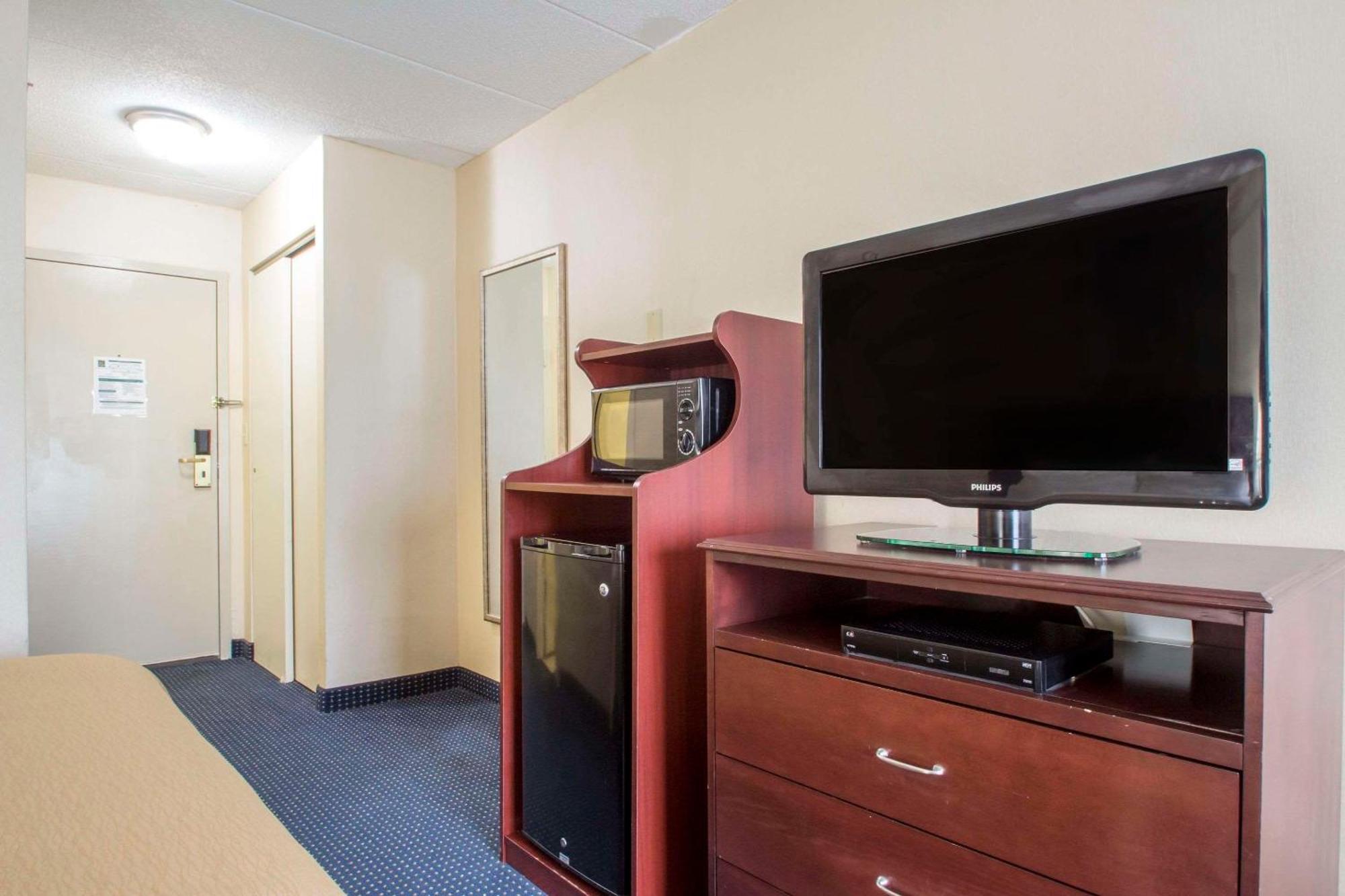 Quality Inn Near Princeton Lawrence Buitenkant foto