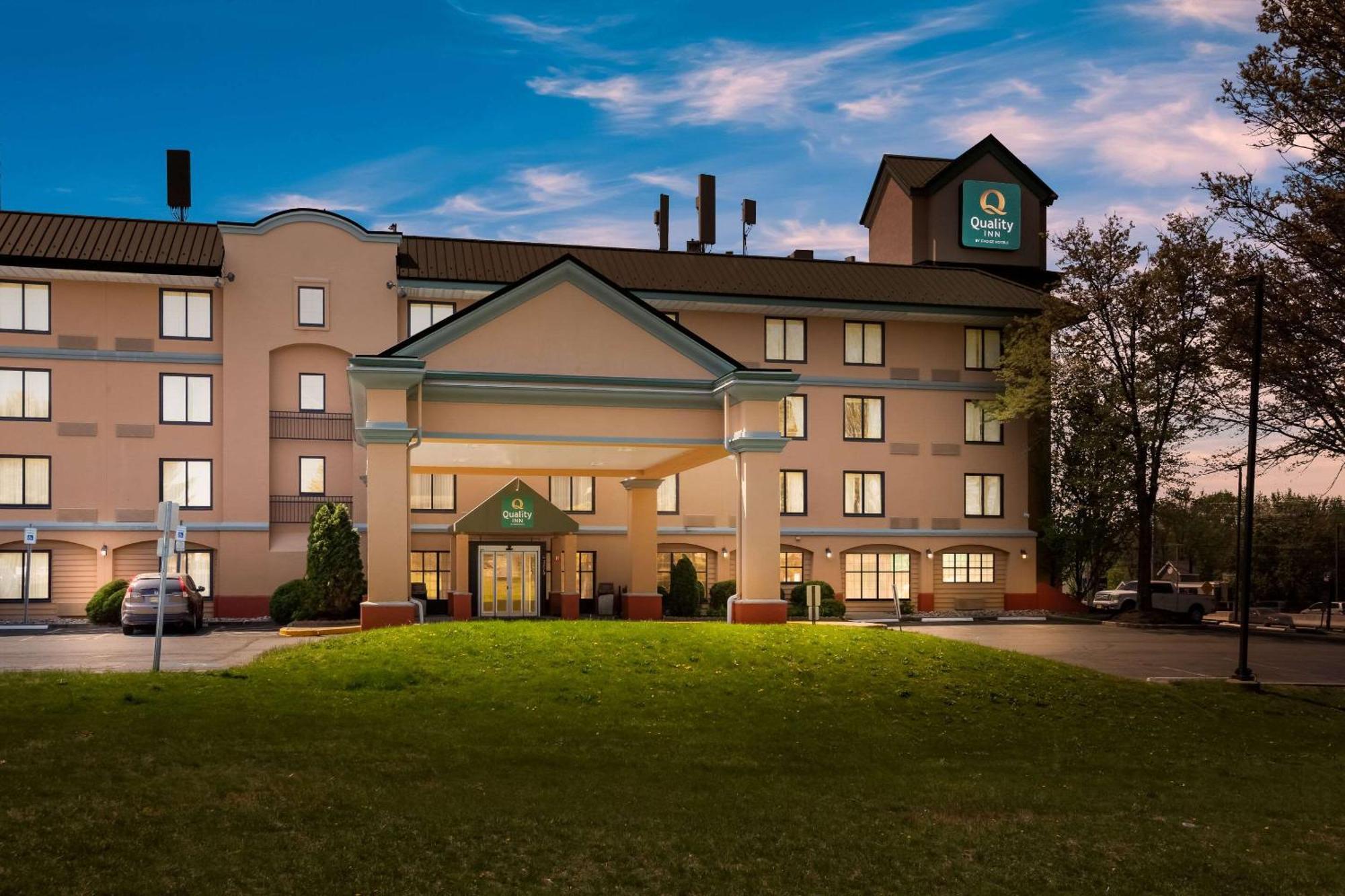 Quality Inn Near Princeton Lawrence Buitenkant foto
