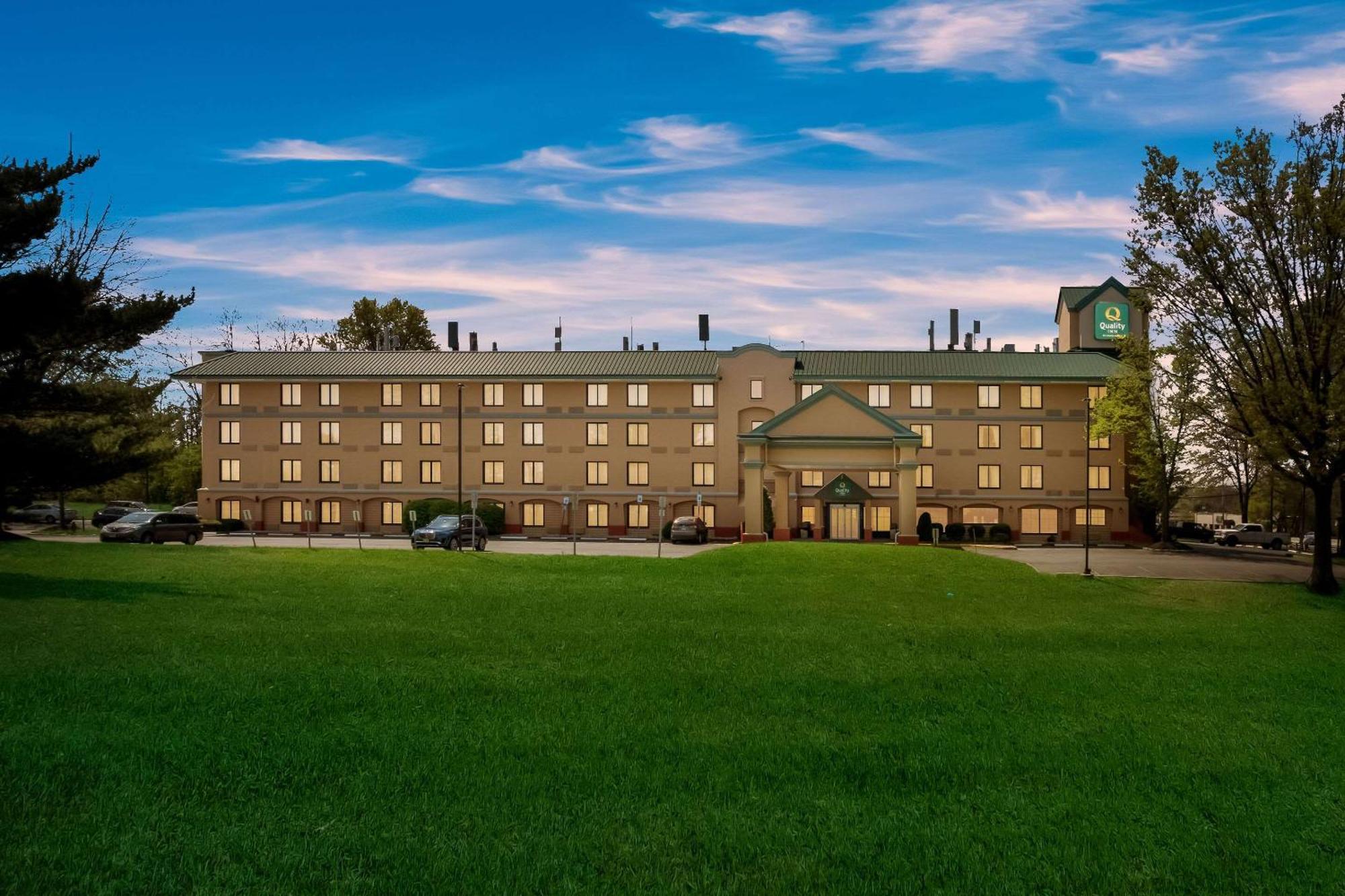 Quality Inn Near Princeton Lawrence Buitenkant foto