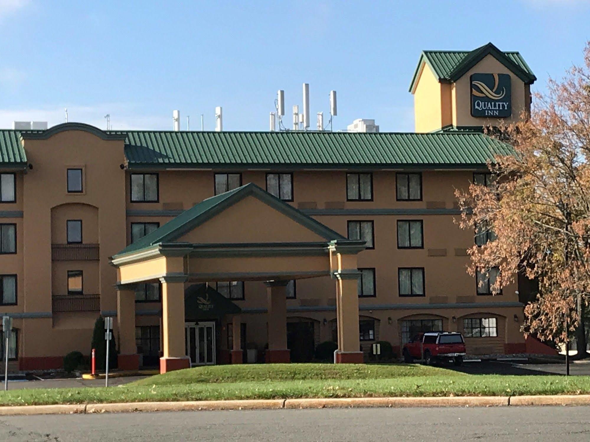 Quality Inn Near Princeton Lawrence Buitenkant foto