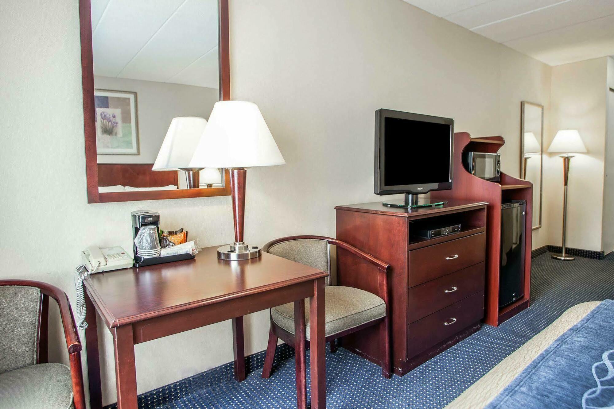 Quality Inn Near Princeton Lawrence Buitenkant foto
